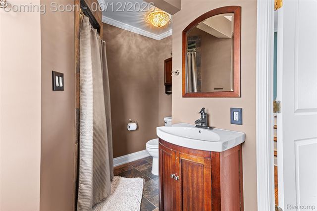 218 W Greenlawn Avenue, Lansing, MI 48910