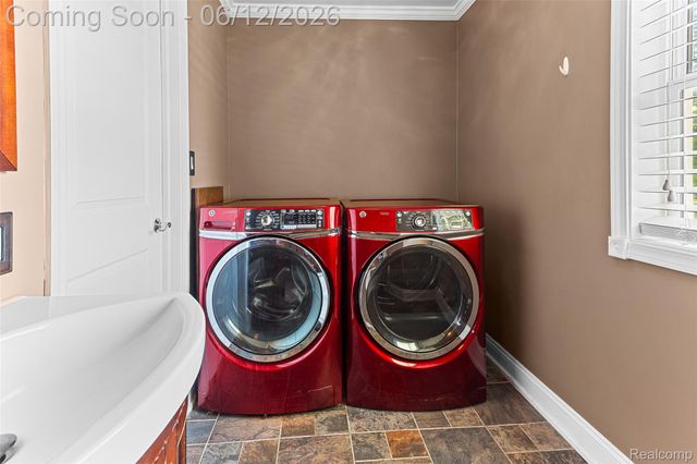 218 W Greenlawn Avenue, Lansing, MI 48910