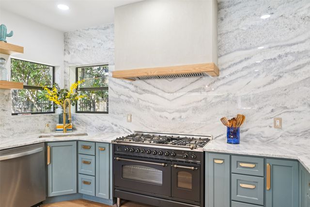 5705 Bent Oak Place, Dallas, TX 75248