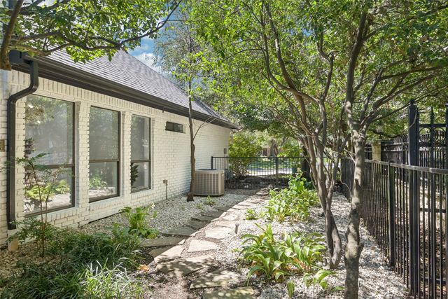 5705 Bent Oak Place, Dallas, TX 75248