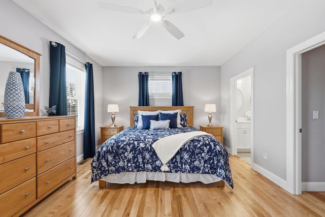 47 Clover Lane, Londonderry, NH 03053