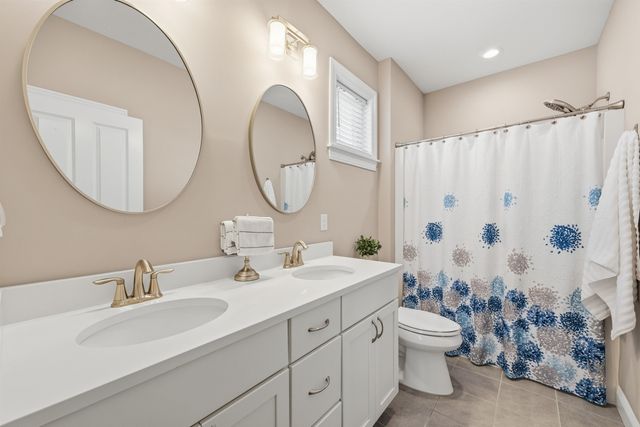 47 Clover Lane, Londonderry, NH 03053