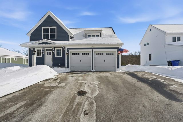 47 Clover Lane, Londonderry, NH 03053