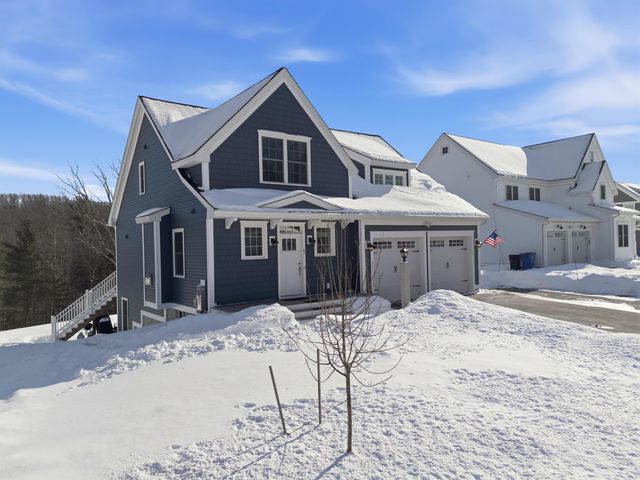 47 Clover Lane, Londonderry, NH 03053