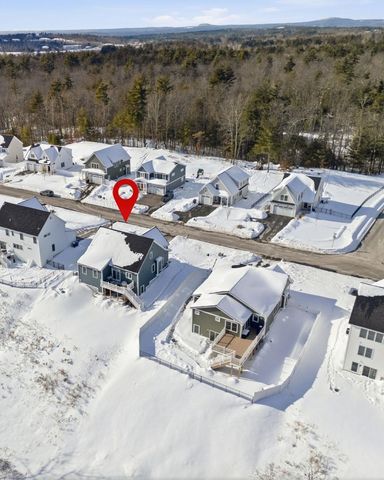 47 Clover Lane, Londonderry, NH 03053