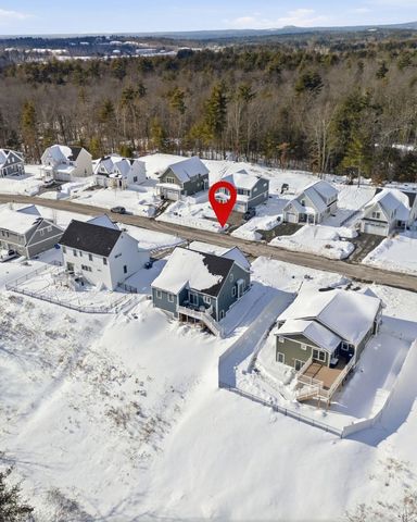 47 Clover Lane, Londonderry, NH 03053