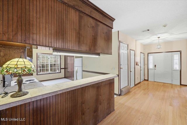 105 Burnt Leaf Way, Clinton, MS 39056