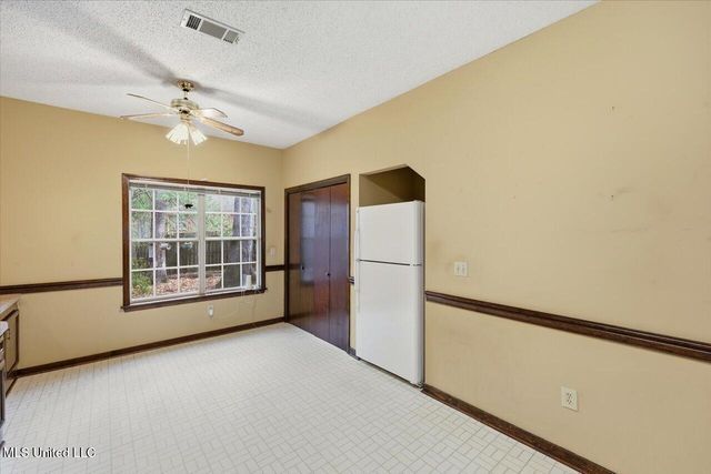 105 Burnt Leaf Way, Clinton, MS 39056