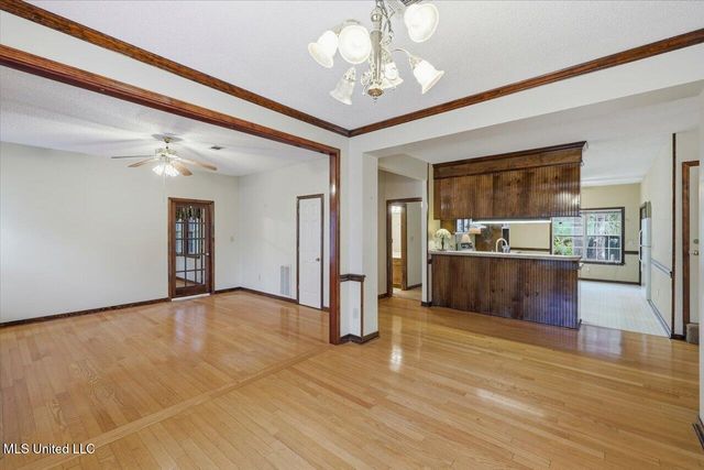 105 Burnt Leaf Way, Clinton, MS 39056