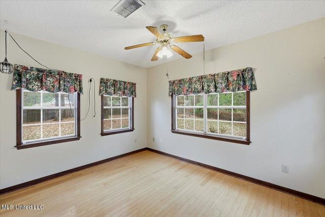 105 Burnt Leaf Way, Clinton, MS 39056