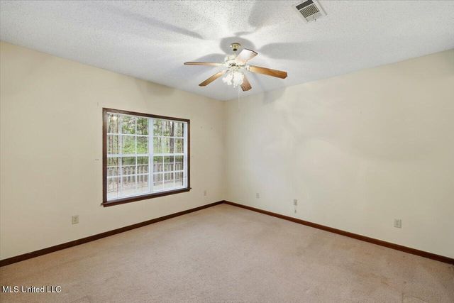 105 Burnt Leaf Way, Clinton, MS 39056