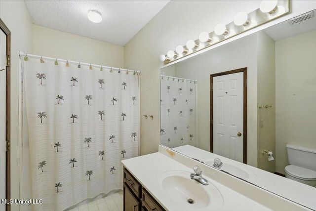 105 Burnt Leaf Way, Clinton, MS 39056