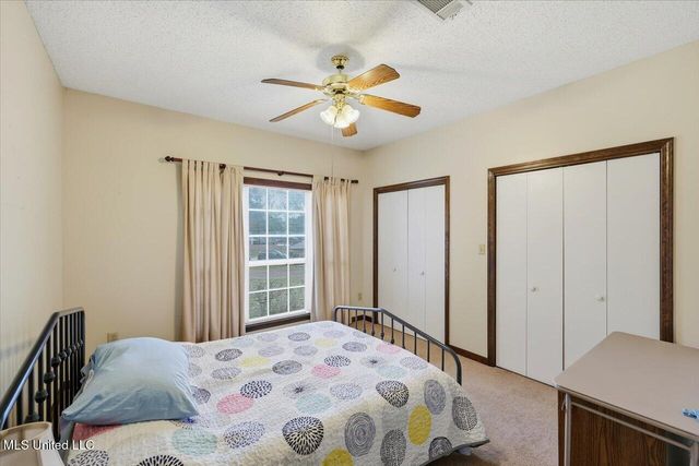 105 Burnt Leaf Way, Clinton, MS 39056