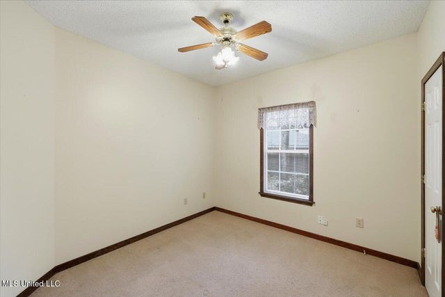 105 Burnt Leaf Way, Clinton, MS 39056