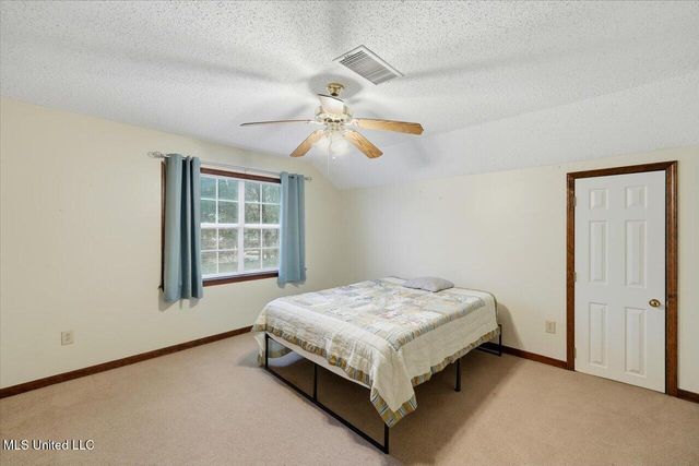 105 Burnt Leaf Way, Clinton, MS 39056