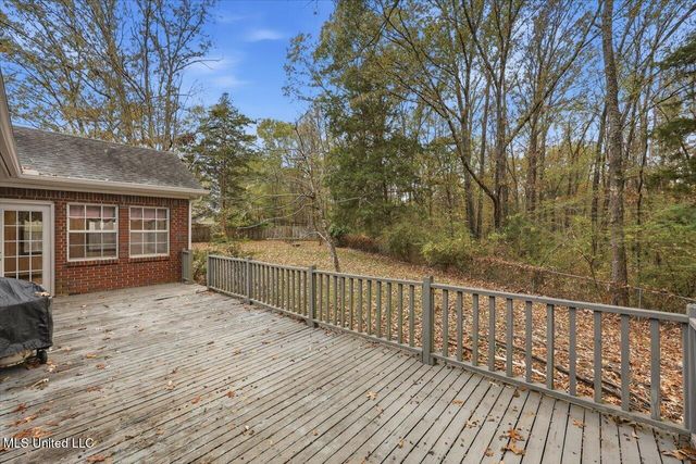 105 Burnt Leaf Way, Clinton, MS 39056