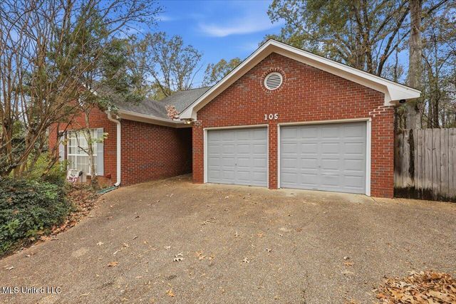 105 Burnt Leaf Way, Clinton, MS 39056