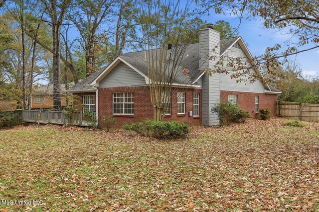 105 Burnt Leaf Way, Clinton, MS 39056