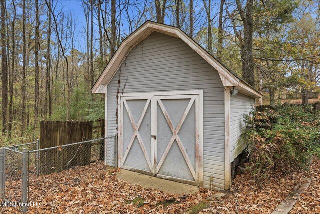 105 Burnt Leaf Way, Clinton, MS 39056