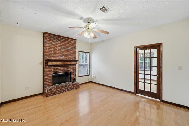 105 Burnt Leaf Way, Clinton, MS 39056