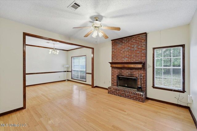 105 Burnt Leaf Way, Clinton, MS 39056