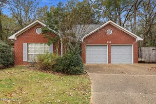 105 Burnt Leaf Way, Clinton, MS 39056