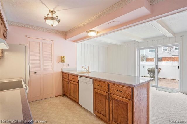 24461 Olde Orchard Street, Novi, MI 48375