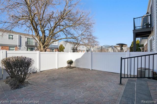 24461 Olde Orchard Street, Novi, MI 48375