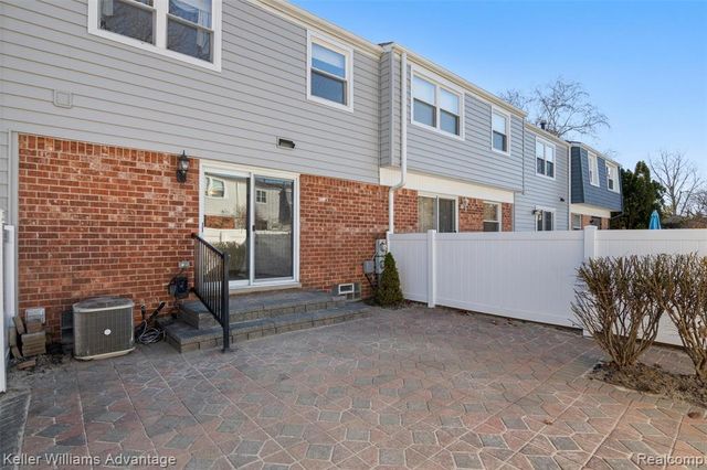 24461 Olde Orchard Street, Novi, MI 48375