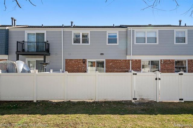 24461 Olde Orchard Street, Novi, MI 48375