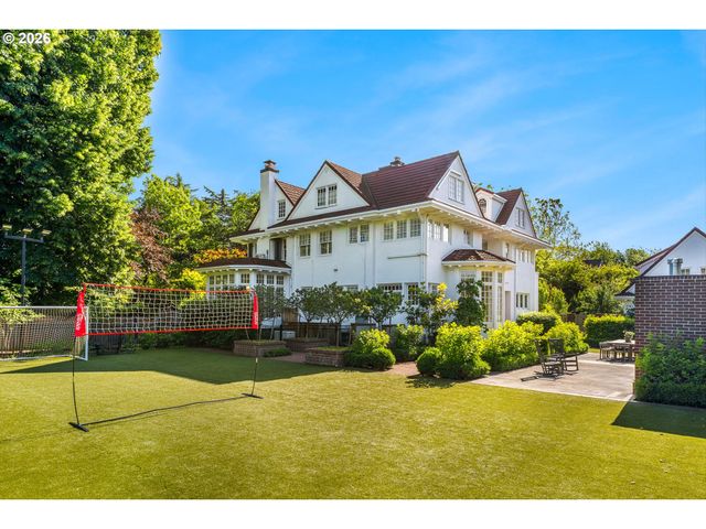 1719 Ne KNOTT St, Portland, OR 97212