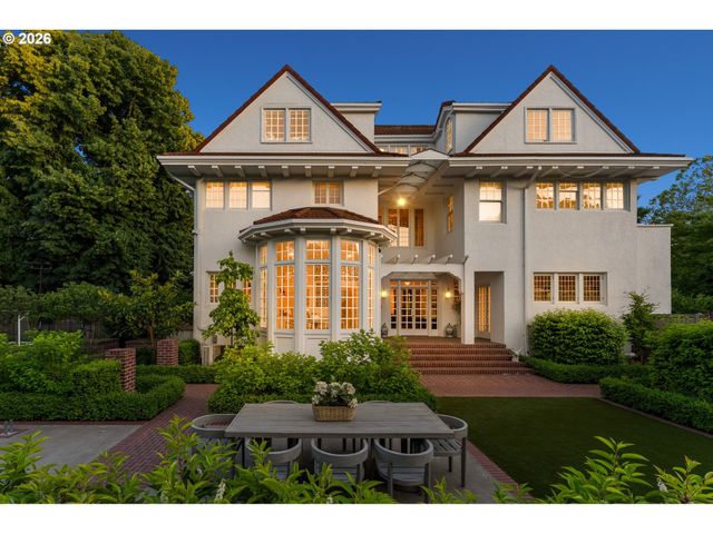 1719 Ne KNOTT St, Portland, OR 97212