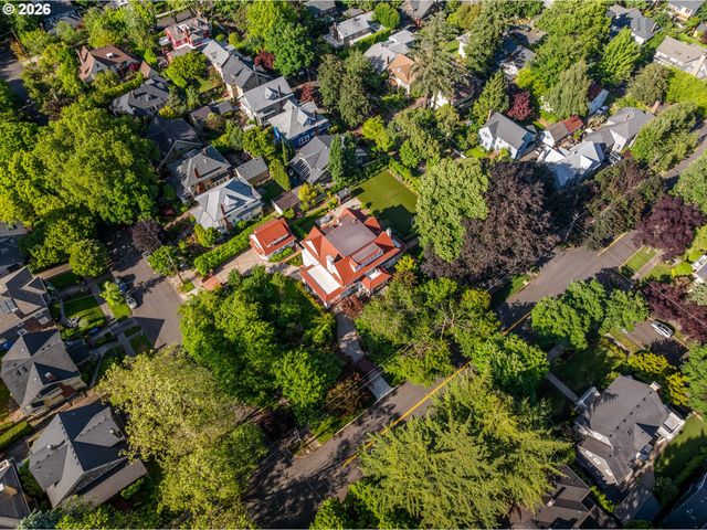 1719 Ne KNOTT St, Portland, OR 97212