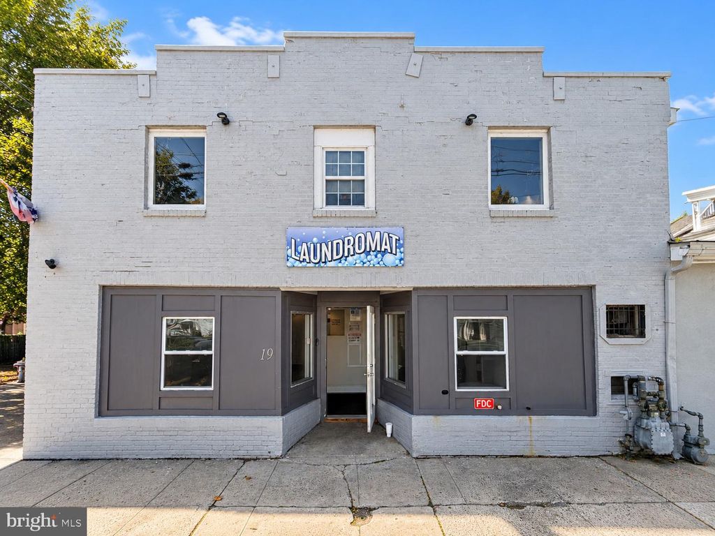 19 WASHINGTON, POTTSTOWN, PA 19464 — exterior