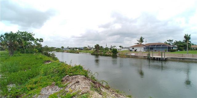 2613 NE 20th PL, Cape Coral, FL 33909