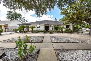7635 Braesdale Lane, Houston, TX 77071