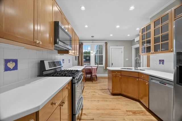 138 Sewall Ave C, Brookline, MA 02446