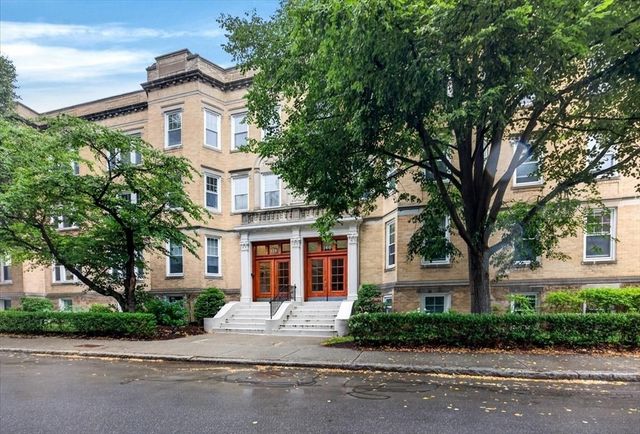 138 Sewall Ave C, Brookline, MA 02446