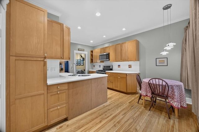 138 Sewall Ave C, Brookline, MA 02446