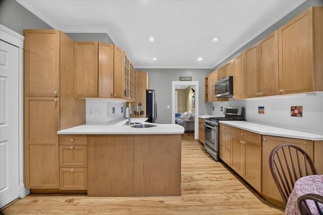 138 Sewall Ave C, Brookline, MA 02446