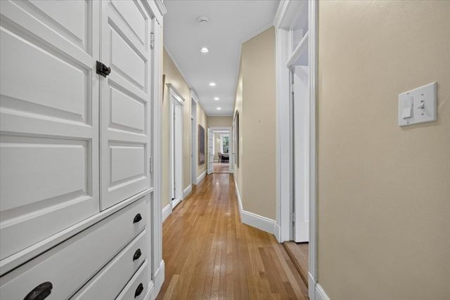 138 Sewall Ave C, Brookline, MA 02446