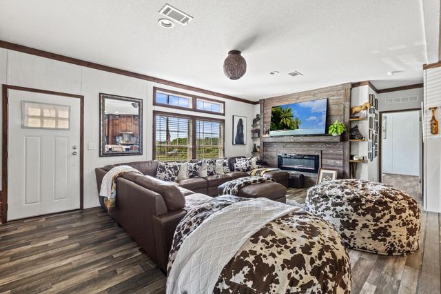 19621 NW 260th Street, Okeechobee, FL 34972