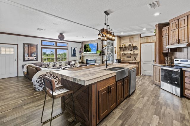 19621 NW 260th Street, Okeechobee, FL 34972