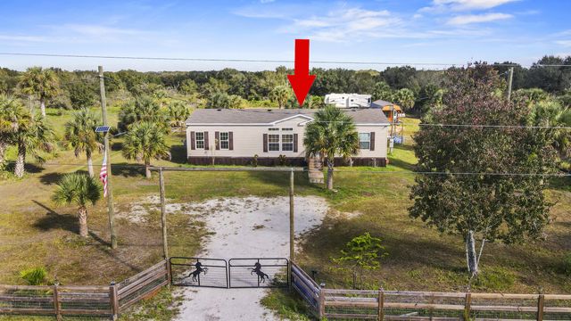 19621 NW 260th Street, Okeechobee, FL 34972
