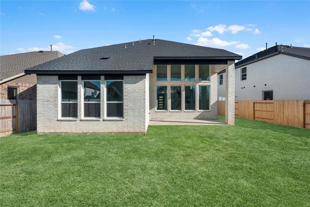 26201 Whisperwood Lane, Montgomery, TX 77316