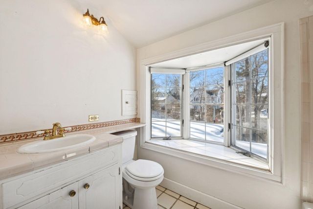 2740 Thomas Avenue S, Minneapolis, MN 55416