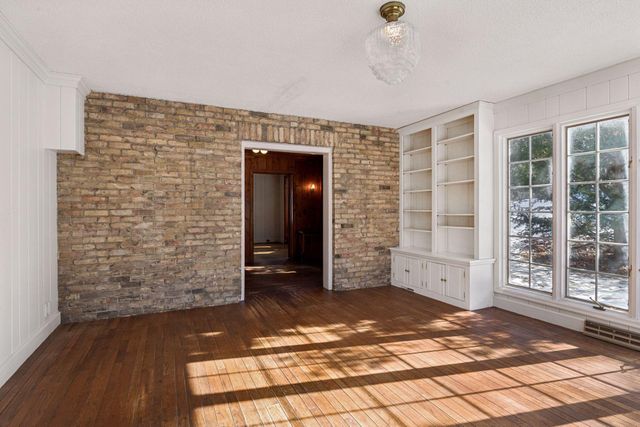 2740 Thomas Avenue S, Minneapolis, MN 55416