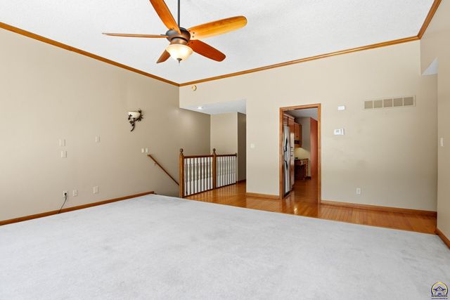 4020 SE 61st St, Berryton, KS 66409
