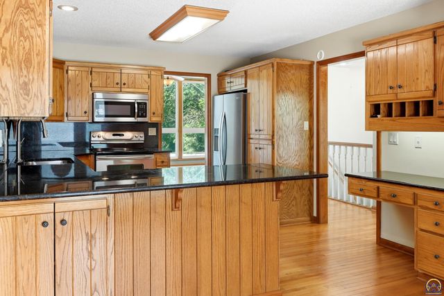 4020 SE 61st St, Berryton, KS 66409
