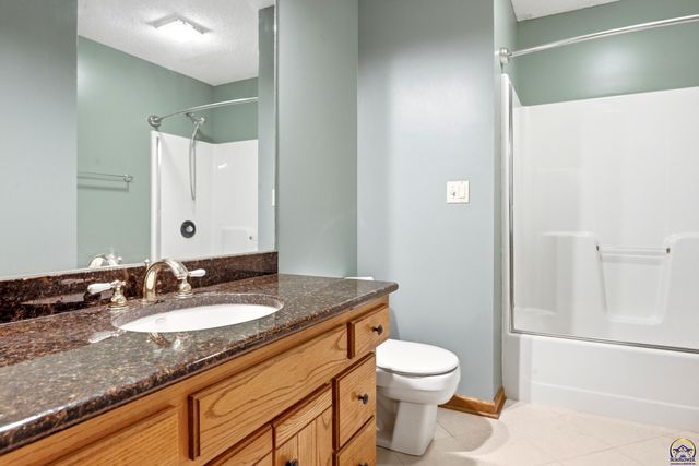 4020 SE 61st St, Berryton, KS 66409